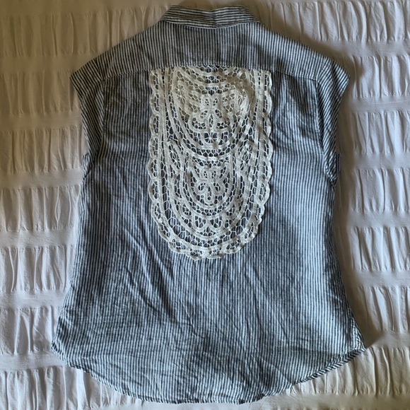 Maeve - Anthropologie yoked linen button down - Picture 3 of 6